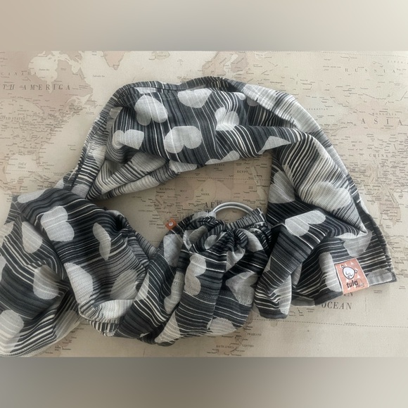 Tula Woven Wrap w Rings Heart Pattern Grays - Picture 2 of 8